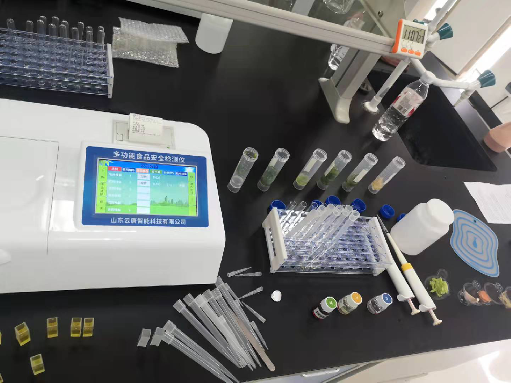 云唐派遣技术骨干到十堰农商城进行食品快检仪器培训